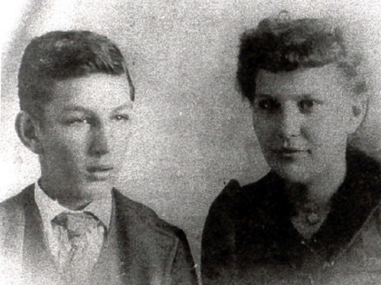 A young Charles Forbes and his sister, c. 1890. (Source: ancestry.com)